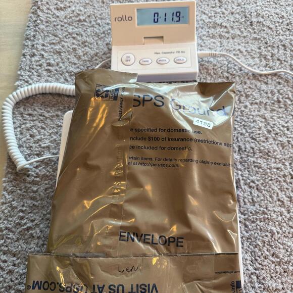 Levis Loose Fit Denim Jeans Shorts Womens 8 Light Distressed Raw Hem Festival - Picture 7 of 7